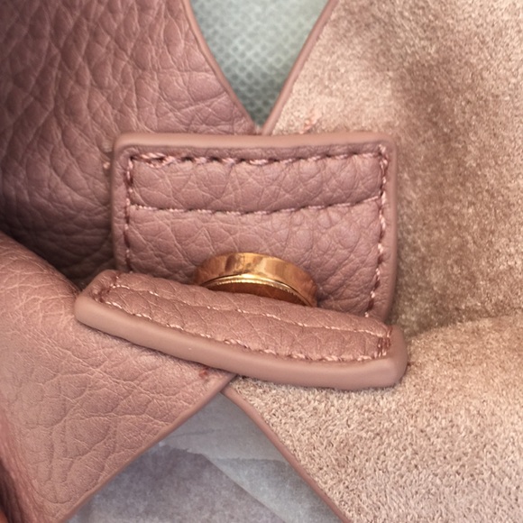 Chic New Vegan Leather Tote Bag - Picture 11 of 11